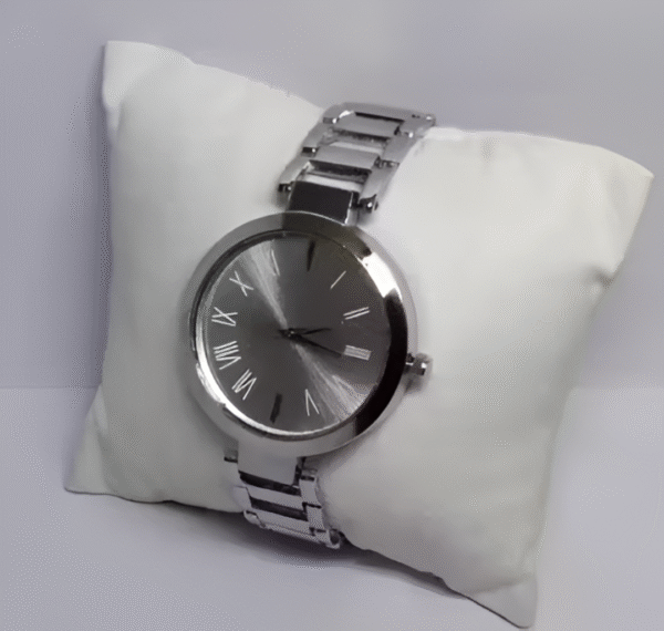 New Trendy Silver Metal Analog Watch for Women – Stylish & Elegant Quartz Design